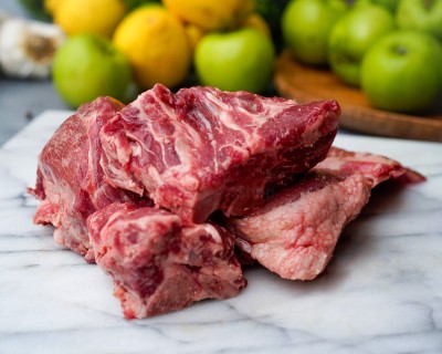 Свинина на кости охлаждённая 1 кг - купить в Аканеево